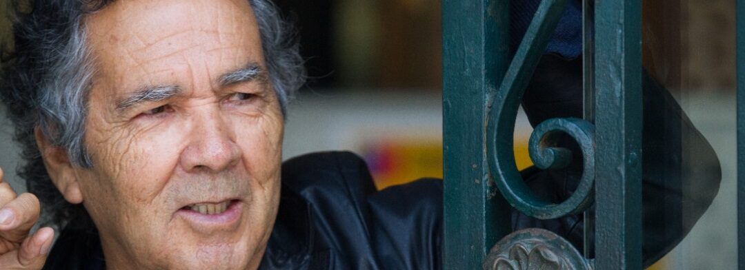 Hernán Rivera Letelier: “Mi mujer dice que soy tan inteligente… que no sirvo para nada”