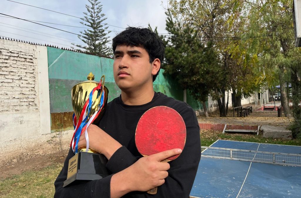 Ping-pong, estrategia y desahogo: la historia de Ismael