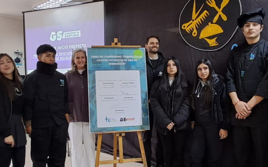 Súmate y el Gobierno de Santiago: Comprometidos con la capacitación laboral juvenil