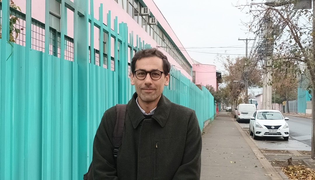Manuel Alcaíno: «Abandonar la escuela, abre una ventana de riesgo inmediata»