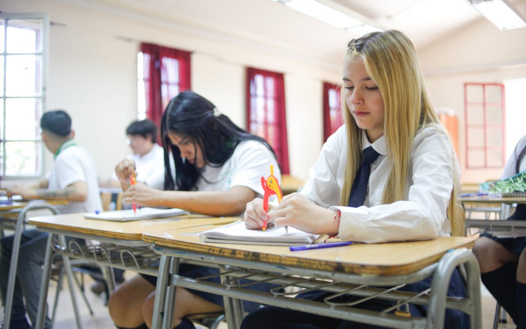 Súmate formaliza el cierre de enseñanza básica en su colegio de Maipú