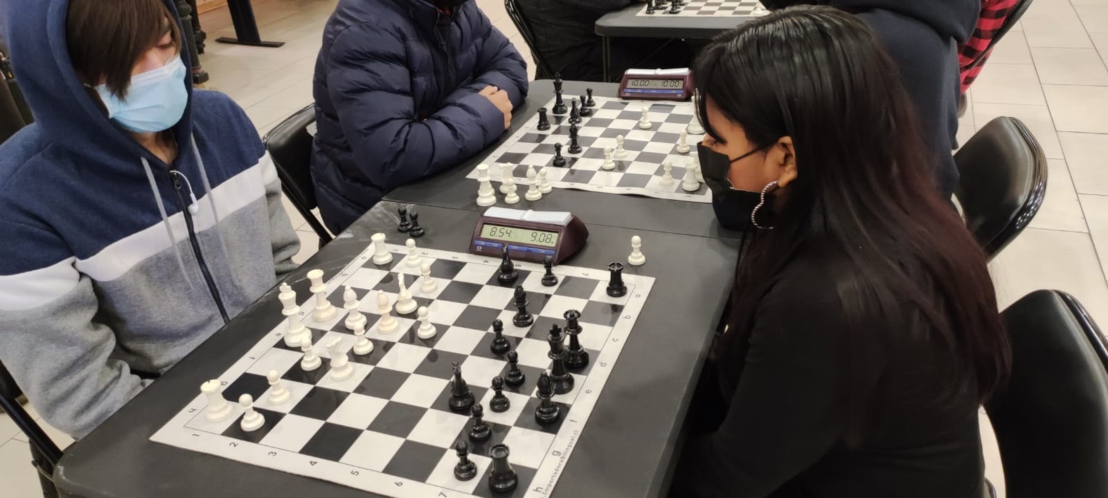 Mariana, joven promesa del ajedrez en Chile, descubrió su talento en el colegio. El ajedrez en colegios potencia habilidades y cambia vidas. 