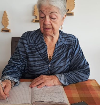 ¿Tienes más de 65? Toma papel y lápiz y lárgate a escribir