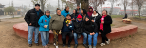 Hogar de Cristo en Linares: Pone la mesa en la calle y resuelve situaciones