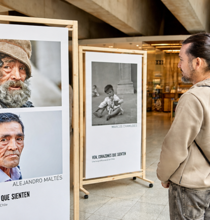 “Ojos que ven, corazones que sienten”: Hogar de Cristo expone en el Centro Cultural La Moneda