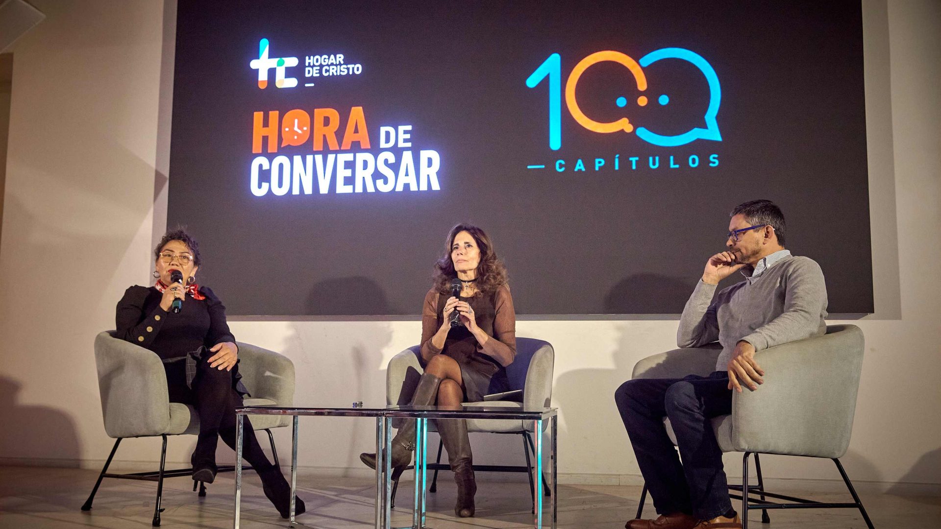 Hogar de Cristo celebro 100 capítulos del podcast pionero “Hora de Conversar” con dos notables entrevistados: Melyna Montes y Khristian Briones.
AGENCIA BLACKOUT