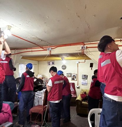 Estudiantes mejoran las casas de personas mayores en Quillota